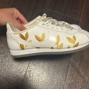 Nike Cortez womens size 8 gold and white